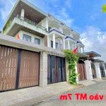 bán nhà 2 lầu p.tân phong gần đường nguyễn ái quốc,gần công viên giá chỉ hơn 4 tỷ hẻm thông ô tô.