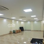 cho thuê tòa nhà vp ngõ 34 nguyên hồng, đống đa, hà nội. dt: 70m2 x 7 tầng thông sàn, thang máy.