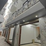 hàng hiếm - nhỉnh 4 tỷ mặt ngõ ,,5 tầng 30m2 nhà mới cứng chỉ việc ở. trung tâm phúc lợi trường học