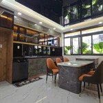 nhà mặt phố 70m2 1 trệt 3 lầu.