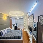 rất nét! bán nhà ngọc khánh, 40m2, chỉ 6,8 tỷ, phố vip, ngõ thông, gần hồ, ở ngay