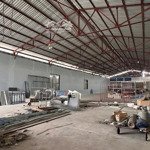 cho thuê kho nhà bè dt 300m2, trần cao 8m, bãi rộng đậu xe trước kho