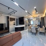 xẻ khe, thang máy 98m2, hoàn thiện nội thất, thang máy vip, điều hoà âm trần, đường thông.