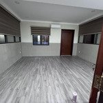 cho thuê căn hộ dịch vụ 40m2 , có thang máy, hầm để xe tại lạc long quân quận tân bình