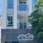 cho thuê nhà riêng đường lớn pmh. dtsd: 350m2. nhà sạch sẽ - thiết kế 7 phòng thông thoáng. em luân