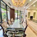 bán nhà phường liễu giai - 120m2 - 7 tầng thang máy - ô tô vào nhà - chỉ 19.8 tỷ