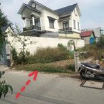 lô đất vàng ngay ngã 3 ô xã chợ đoàn thị kia tp dĩ an bình dương dt: 162m2 gía 3.6 tỷ lh 0975339699