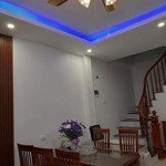 bán nhà 40m 5 tầng 3p ngủ gần đường oto 5,2 tỷ tại phúc lợi long biên