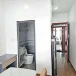 chính chủ cho thuê phòng 30m2 của nhà 9 tầng full đồ