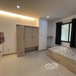 cho thuê studio 35m2 cửa sổ lớn, tách bếp đường nguyễn hữu cảnh, bình thạnh. khu an ninh tuyệt đối.