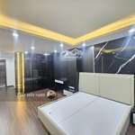 thụy khuê 45m,5 tầng thang máy,3 bước chân ra phố. giá 8 tỷ