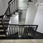 Bán tòa CHDV dòng tiền 3 tỷ 1 năm - Xuân La - 250m2 x 9T - Tầng hầm thang máy - 15m ra Phố