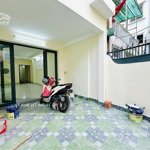 82m2, nhà đẹp 2 tầng, lô góc 2 mặt hẻm thoáng, cách mt nguyễn văn chỉ 150m