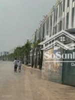 căn shophouse liền kề ngay mặt đường tương lai - công viên trước mặt, bãi biển sau nhà