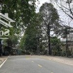300m2 đất ở, nằm ở mặt tiền đường, ngay trung tâm, tiện ích xã hội đầy đủ, mua về xây dựng ở ngay