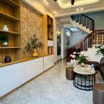 Bán nhà 3 tầng ngõ phố Nguyễn Hữu Cầu, ph Ngọc Châu, TP HD, 43.5m2, 3 ngủ, 2vs, chỉ 2.15 tỷ