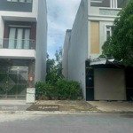 tôi bán liền đất gần chợ tdm, đ. lý thường kiệt, phú cường, tdm, 102m2/800tr, sổ riêng, full thổ cư