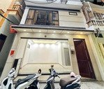 cho thuê nhà mặt ngõ 178 thái hà 65m x 6tầng mt 7m,đh đầy đủ oto đỗ cửa mời vp,ttta,showroom 32tr