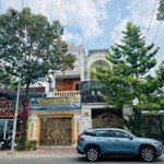 nhà 2 lầu và tầng hầm hiệp thành, mặt tiền nhựa nguyễn văn trỗi gần vòng xoay ht3