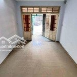 bán nhà đ.quang trung ,q.gò vấp : hxt 6m sát chợ hạnh thông tây , dt lớn 102m2 , giá 9,8 tỷ