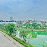 đã từng mơ mỗi sáng thức dậy, mở cửa ra là thấy mặt hồ xanh mát trải dài trước mắt chưa ạ?