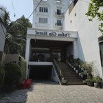 bán khách sạn sầm sơn 600m2 6tầng 1tum ngay bãi biển