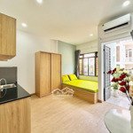 căn studio ban công cửa sổ trời ngay ngã tư bảy hiền tân bình