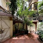 biệt thự 2 mặt ngõ tầm tiền hiếm gần phố. lê thanh nghị 140m 3 tầng mặt tiền 6m. giá 18.2