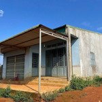 cần bán 8ha đất rẫy, kín gió, bằng phẳng, có sẵn nhà 300m2 - điện - hồ nước đầy đủ. đường vào 8m