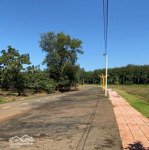 nhà em có miếng đất hồi trước mua nhưng nay công việc bận quá nên đành nhường lại