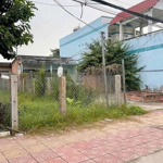 em cần bán đất xã an phú tây (bình chánh) gần chợ dt: 90m2, có sổ hồng sang tên ngay