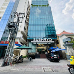 tòa building quận 1... dt.. 9 x 30m.. 2 hầm .... 10 tầng... hđ thuê 700 triệu /th... giá 150 tỷ
