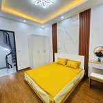 cần bán nhà đẹp ở ngay, 4 tầng 25m2 chỉ 5,38 tỉ tại văn chương đầu phố tôn đức thắng đống đa.