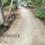 miếng đất gần chợ đông thành, đức huệ cần bán nhanh dt 146m2 chỉ 420tr có sổ hồng riêng