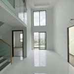 ( sẵn sổ ) duplex thông tầng the pegasuite 2 cần bán