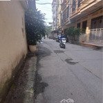 cho thuê căn nhà ngõ 31 phố trần quốc hoàn - cầu giấy. diện tích 70m2 x 4 tầng mặt tiền 5m