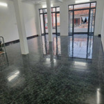 cho thuê nhà 3 tầng ngang 7m ở đường đặng tất, liền kề đường 2/4 sầm uất.lh: 0934836595- kim yến