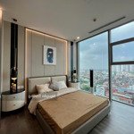 nhà mình bán căn hộ 98m2, 3pn 2vs, ban công đn, full đồ đẹp, chung cư 90 nguyễn tuân. giá 7.5