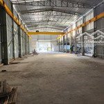 cho thuê nhà xưởng 800m2 - có sẳn cẩu 7,5 tấn - đường xe công