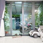 bán nhà quận 7.ngang 4m dài 25m.có 3phòng ngủ,nhà mới đẹp,giá 9ty/thương lượng)