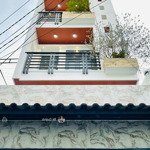 hạ giá cho căn nhà lò siêu p16 quận 11, diện tích 52m2 sổ riêng. lh 0902631003 bé quỳnh