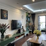 chính chủ bán căn 3 phòng ngủ 2wc 100m2, đủ nội thất, sổ đỏ. giá 8,5 tỷ gold season 47 nguyễn tuân
