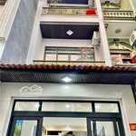 sở hữu ngay 1 bđs dòng tiền tại đ.võ văn tần, q.3 với 40m2 shr 1t2l4pn có hdt 12tr chỉ có 2,39 tỷ