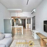 studio mới toanh ngay cmt8 q10 500m tới vòng xoanh công trường dân chủ phòng
