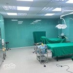 cho thuê nhà mặt phố nam đồng dt 65m2 x 7 tầng, mt 8 m, có thang máy, đỗ xe được.