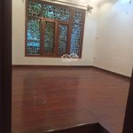 cho thuê nhà nguyên căn nguyễn khánh toàn. dt 123m2, 5 tầng, 5 ngủ, khách, bếp, hầm rộng, giá 28tr
