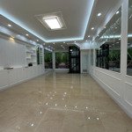 bán nhà quận cầu giấy 60mx6 mt 5,6 , mặt phố , 2 mặt thoáng , thông số đẹp , thông sàn , thang máy