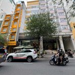 góc 2mt nguyễn trãi, q.1. dt: 8.3 x 20m. kc: 9 tầng. hđt: 350tr/th. giá: 1xx tỷ tl