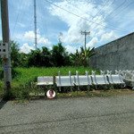 bán đất full thổ gần trạm ý tế tân lân, xã tân lân, cần đước, dt 300m2 chỉ 760tr sổ hồng riêng