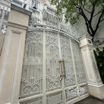 biệt thự sân vườn 235m2 có thang máy + hầm tại trung tâm phú nhuận - hồ biểu chánh, p11. 52tỷ